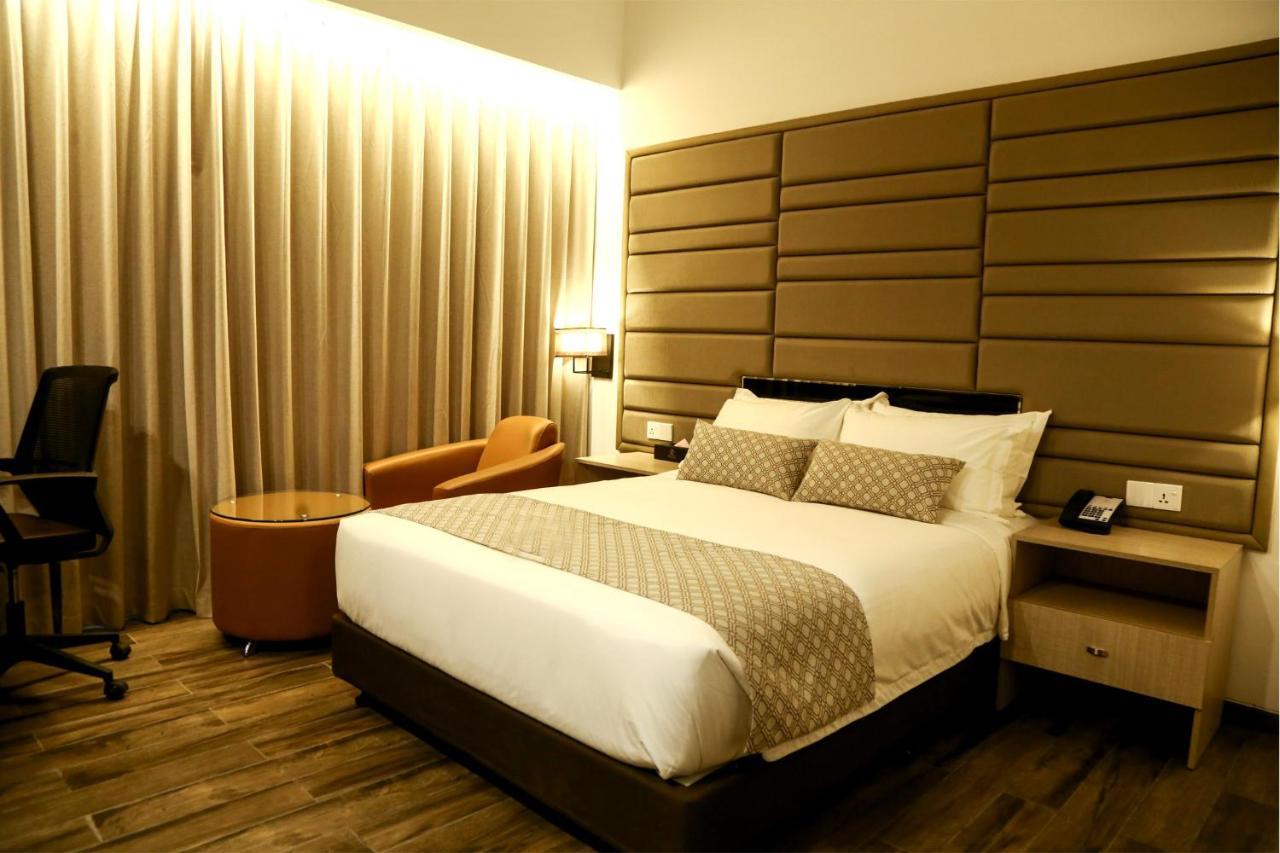 Best Western Sks Chattogram Chittagong Extérieur photo