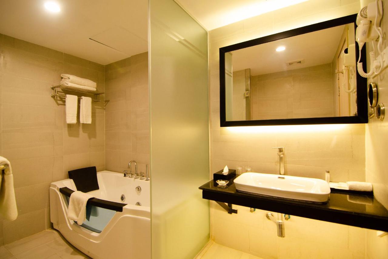 Best Western Sks Chattogram Chittagong Extérieur photo