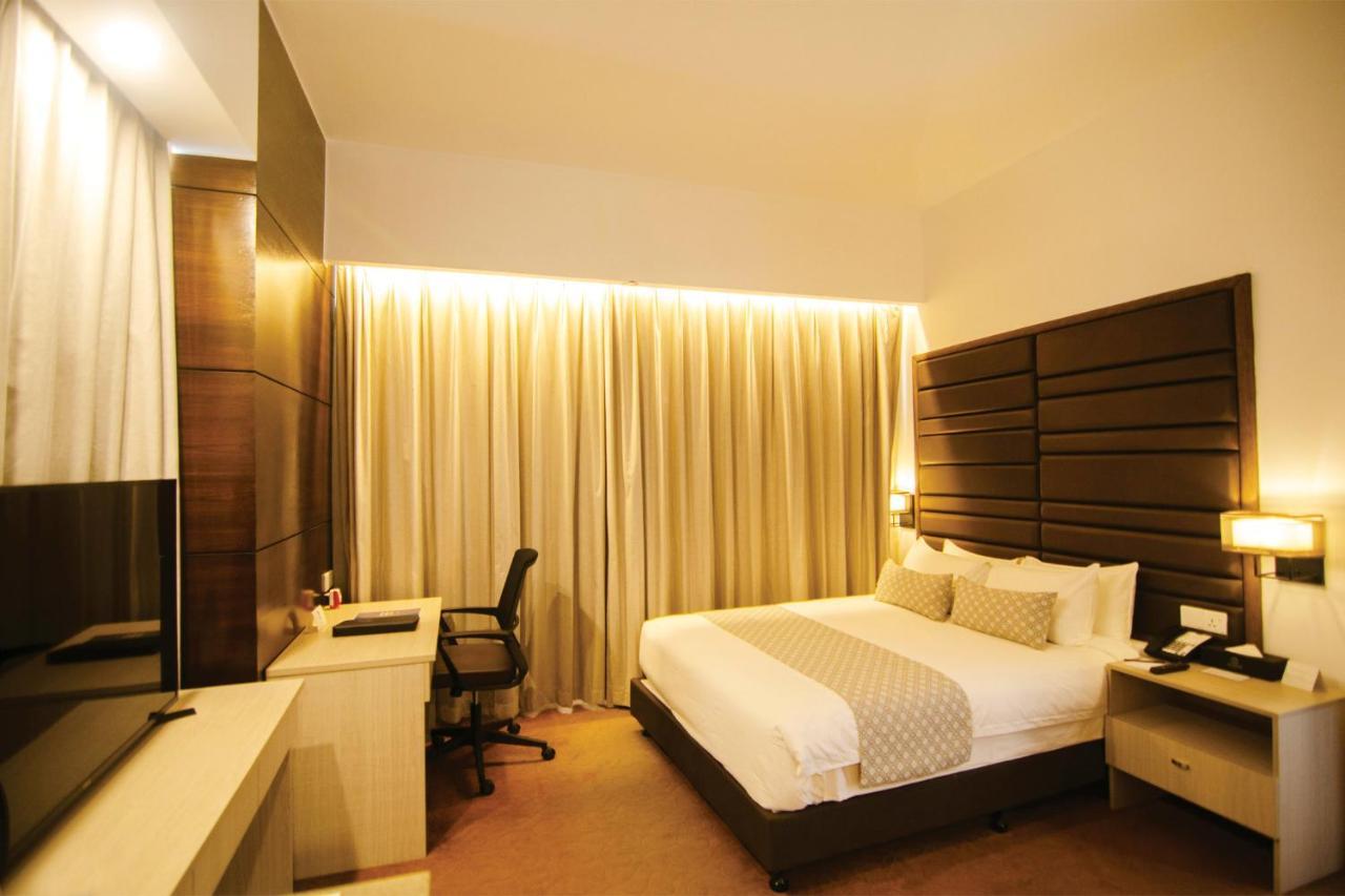 Best Western Sks Chattogram Chittagong Extérieur photo