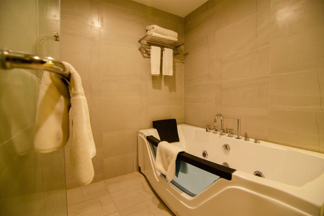 Best Western Sks Chattogram Chittagong Extérieur photo